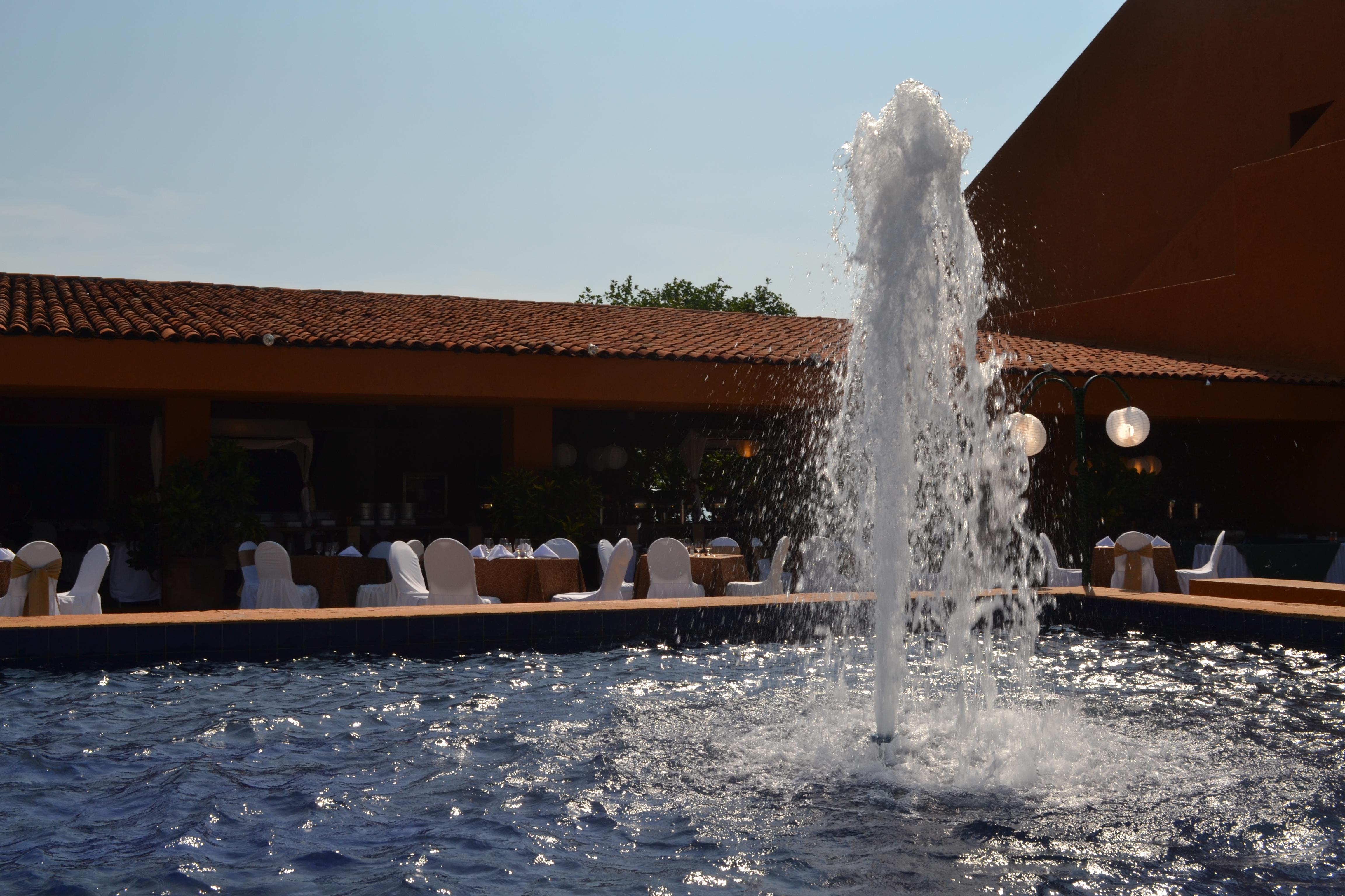 Las Brisas Ixtapa Ixtapa  Zewnętrze zdjęcie Fountain at the hotel