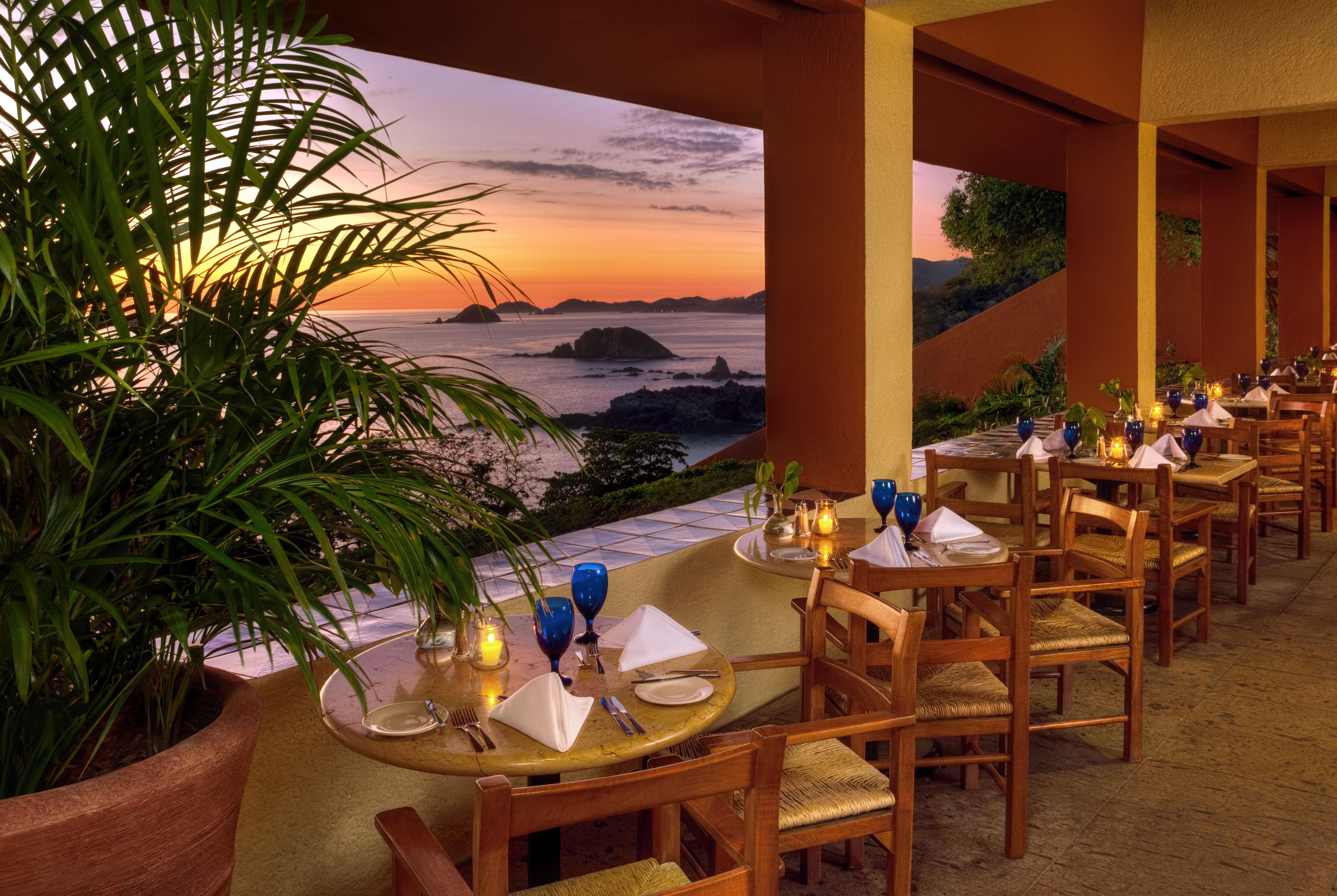 Las Brisas Ixtapa Ixtapa  Zewnętrze zdjęcie Sunset at the restaurant